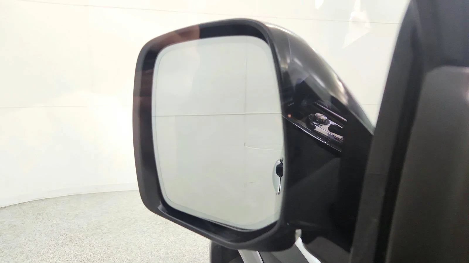 Used 2019 Nissan Armada SL w/ Premium Package AWD/4WD image 16