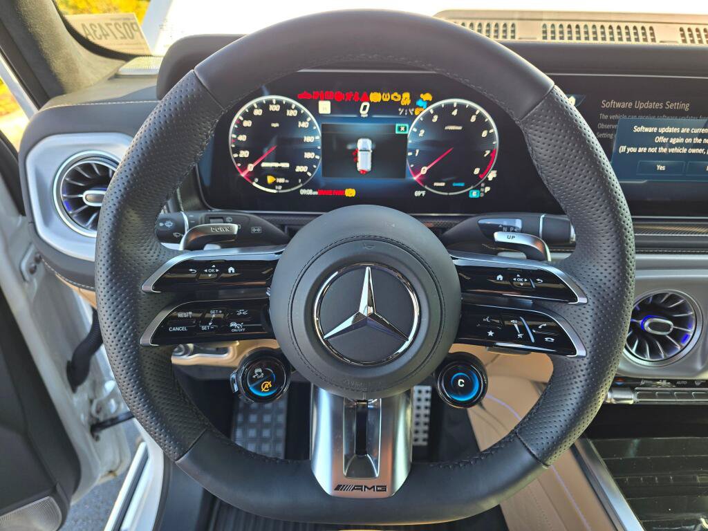 Used 2025 Mercedes-Benz G 63 AMG 4MATIC image 13