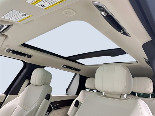 Used 2024 Land Rover Range Rover Long Wheelbase SE image 27