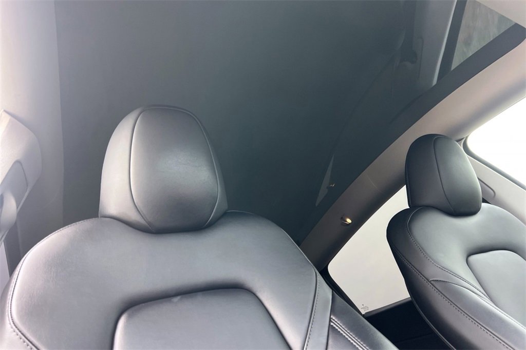 Used 2023 Tesla Model Y Performance image 19