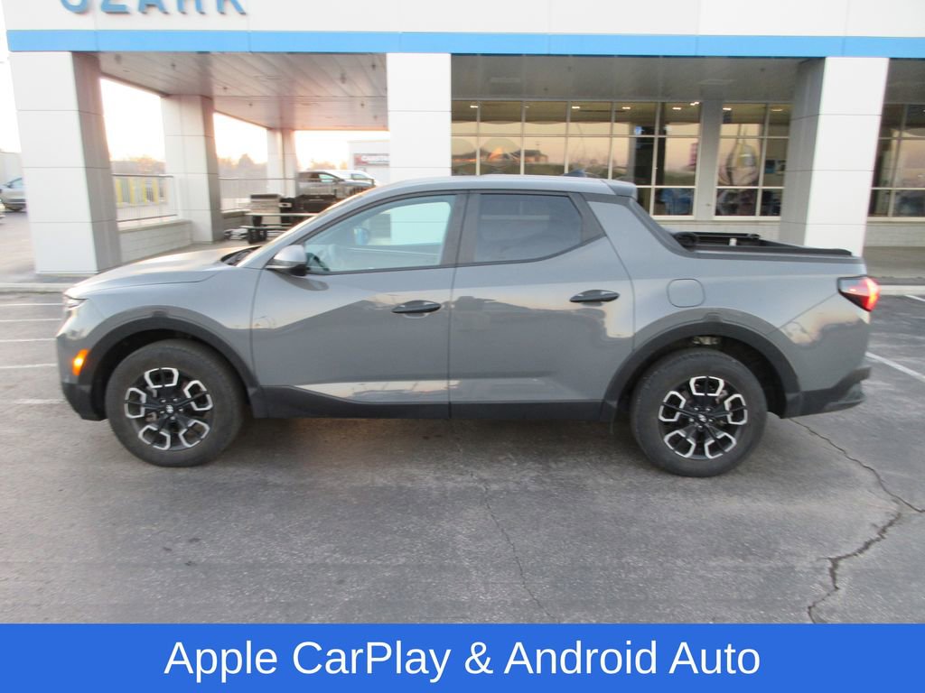 Used 2024 Hyundai Santa Cruz SE image 2