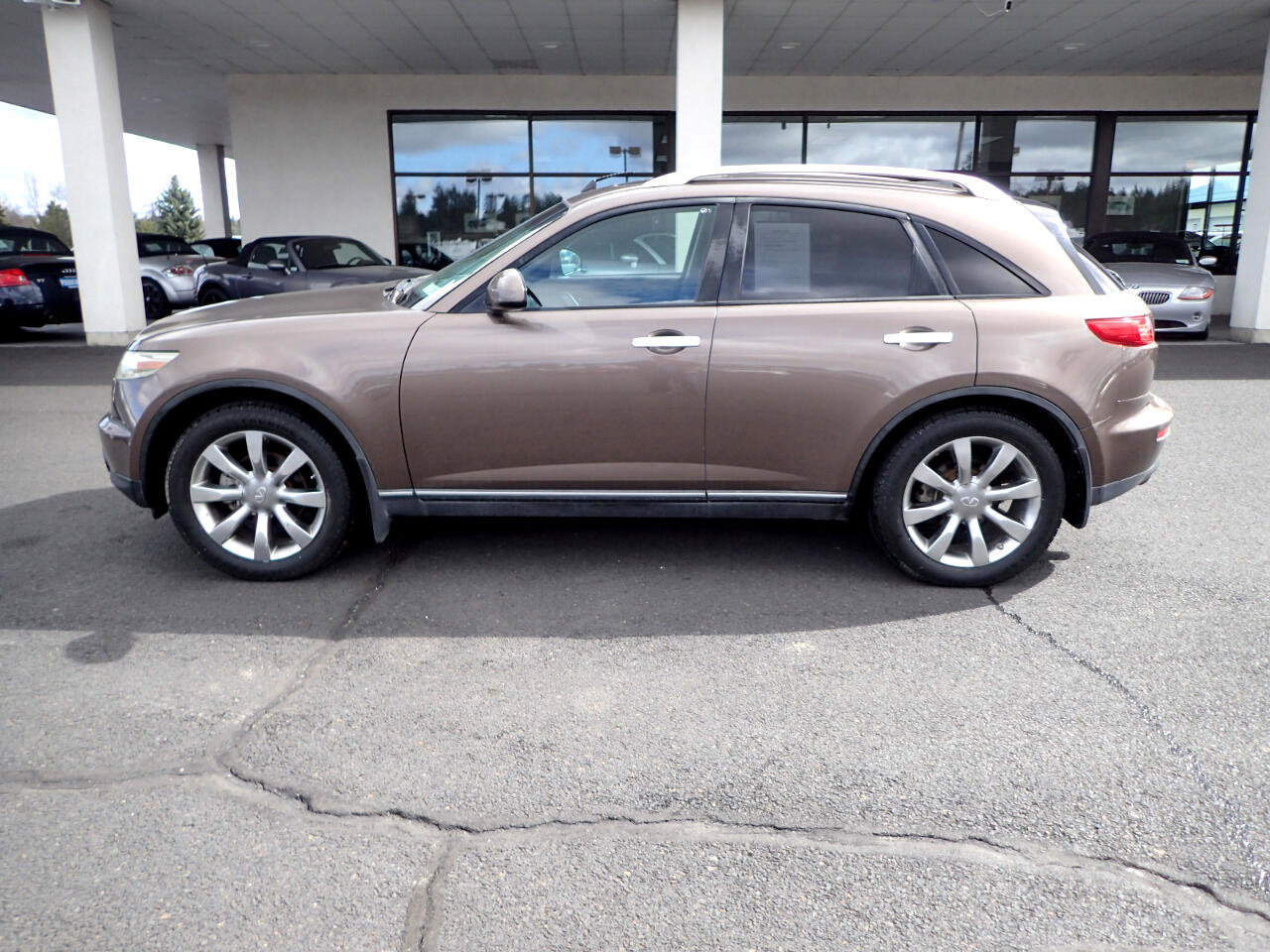 Used 2004 INFINITI FX35 AWD w/ Touring Pkg image 2