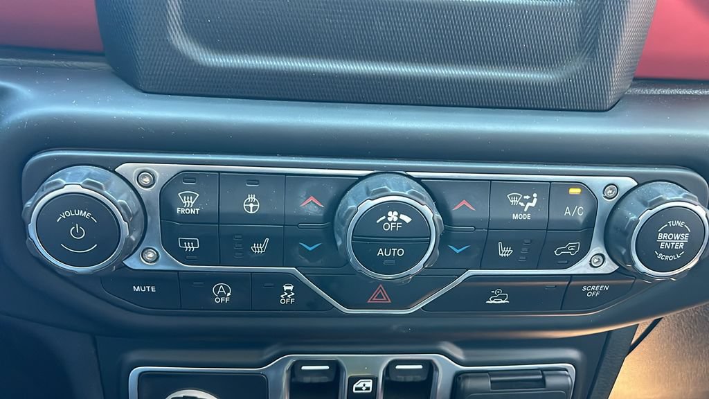 Used 2020 Jeep Gladiator Rubicon w/ LED Lighting Group AWD/4WD image 21