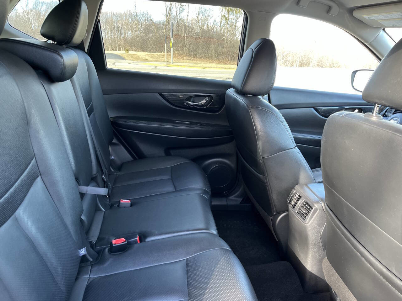 Used 2020 Nissan Rogue SL AWD/4WD image 33