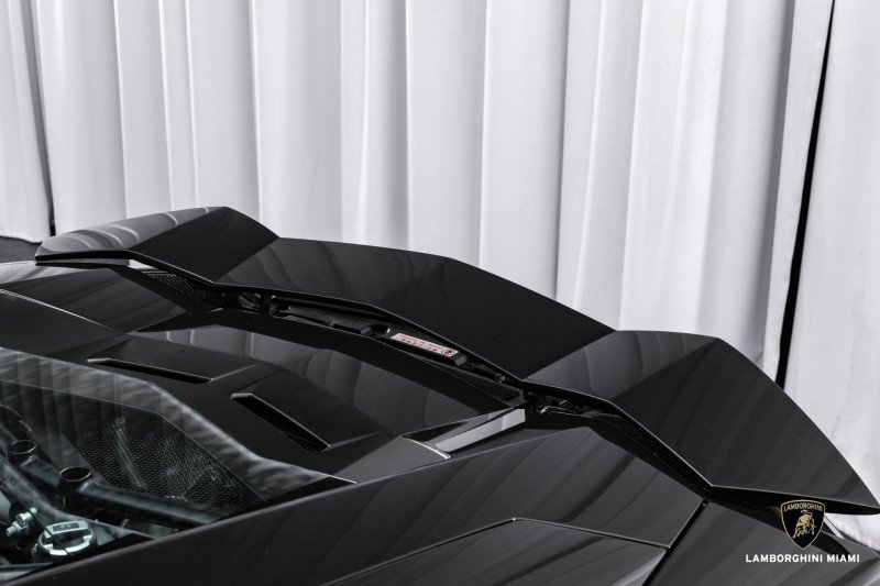 Used 2018 Lamborghini Aventador S image 20