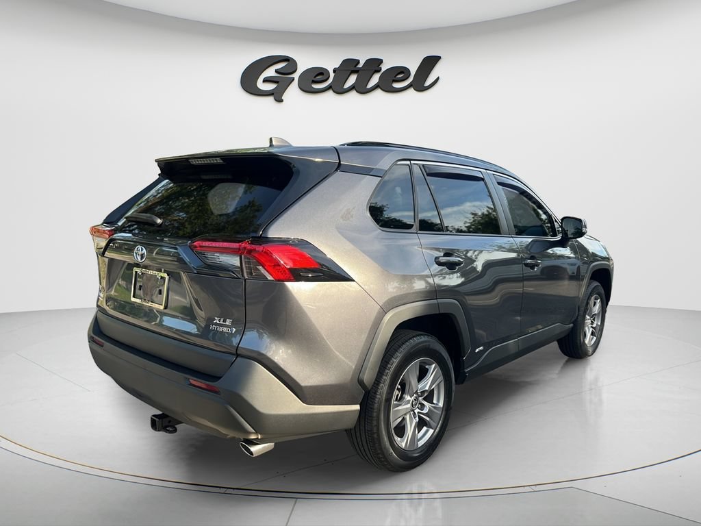 Certified 2022 Toyota RAV4 XLE w/ Convenience Package AWD/4WD image 5