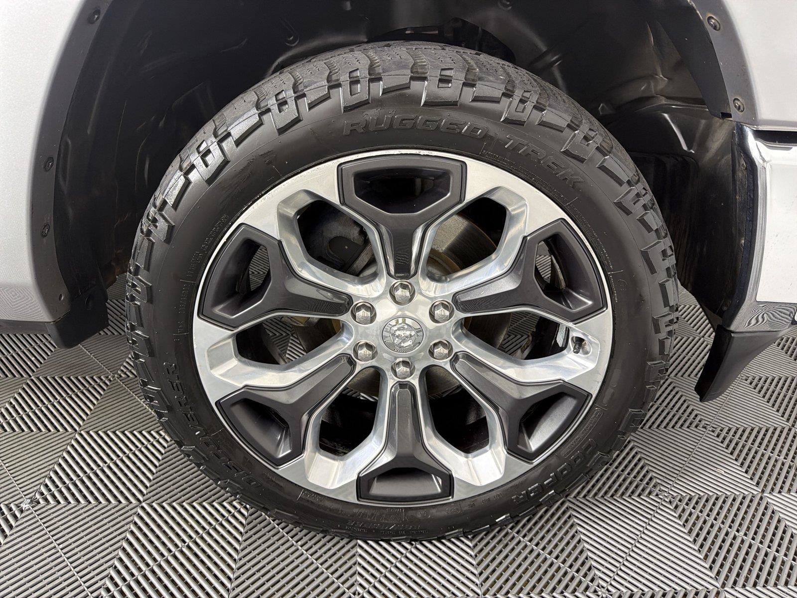 Used 2019 RAM 1500 Limited AWD/4WD image 11
