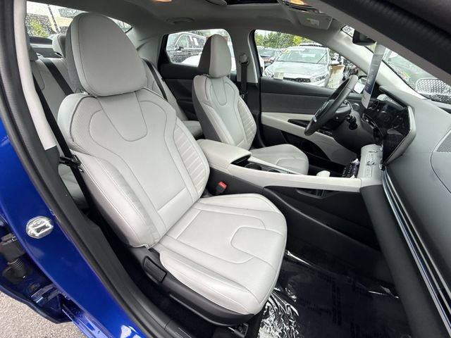 Certified 2024 Hyundai Elantra Limited FWD image 24