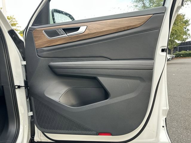 New 2025 Volkswagen Atlas SE image 23