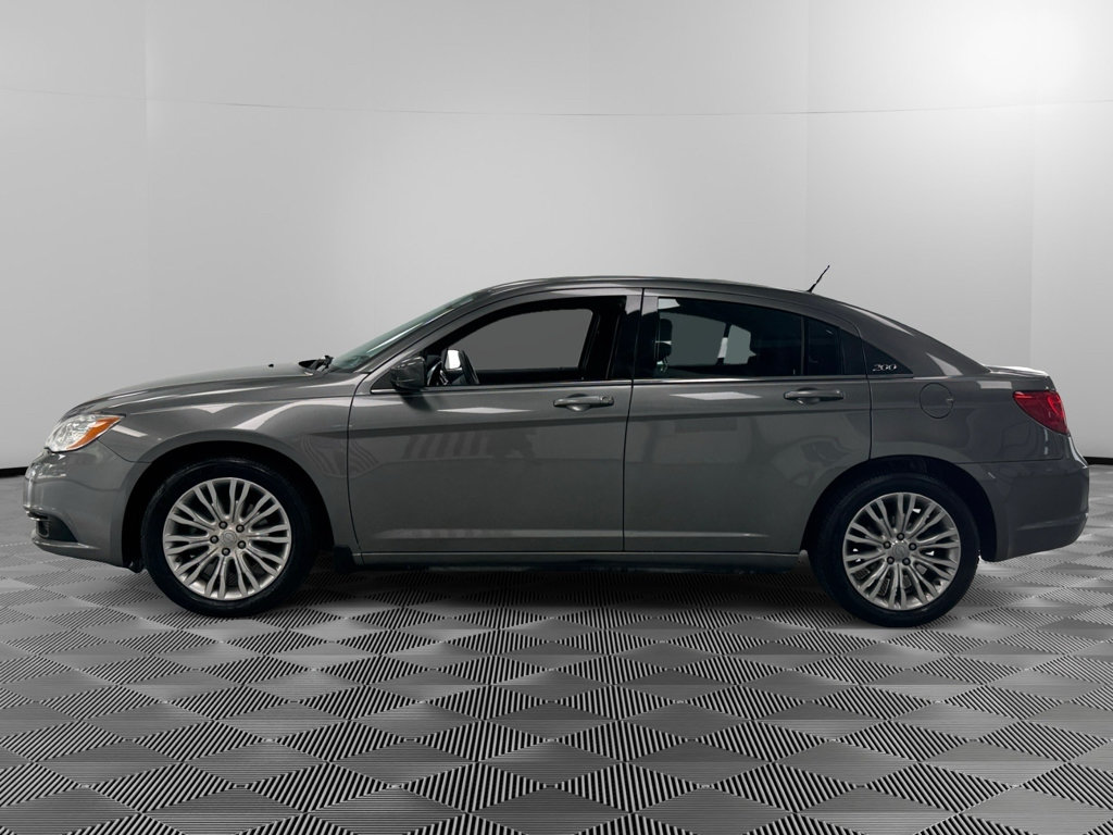 Used 2012 Chrysler 200 LX FWD image 5