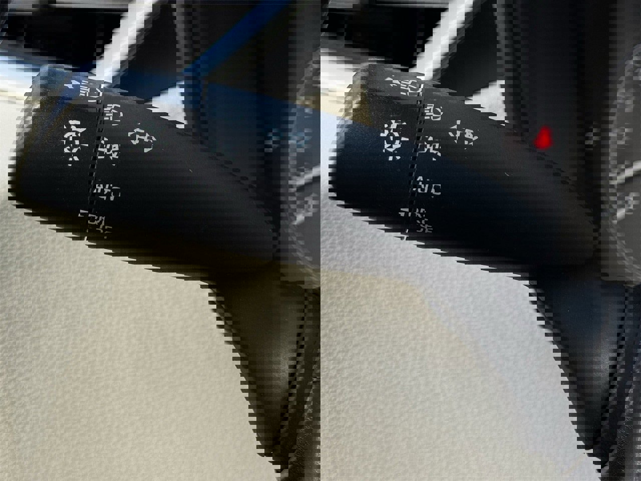 Used 2022 Toyota Corolla LE image 21