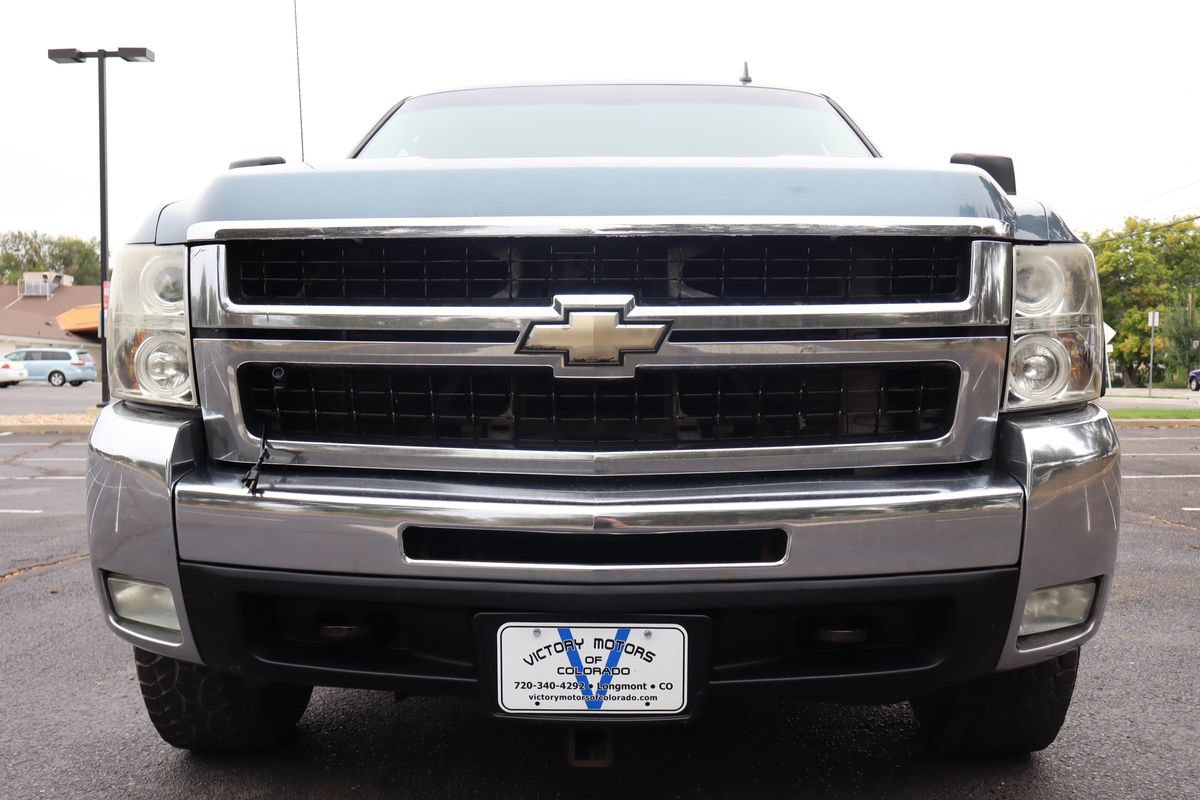Used 2009 Chevrolet Silverado 2500 LTZ w/ LTZ Plus Package AWD/4WD image 13