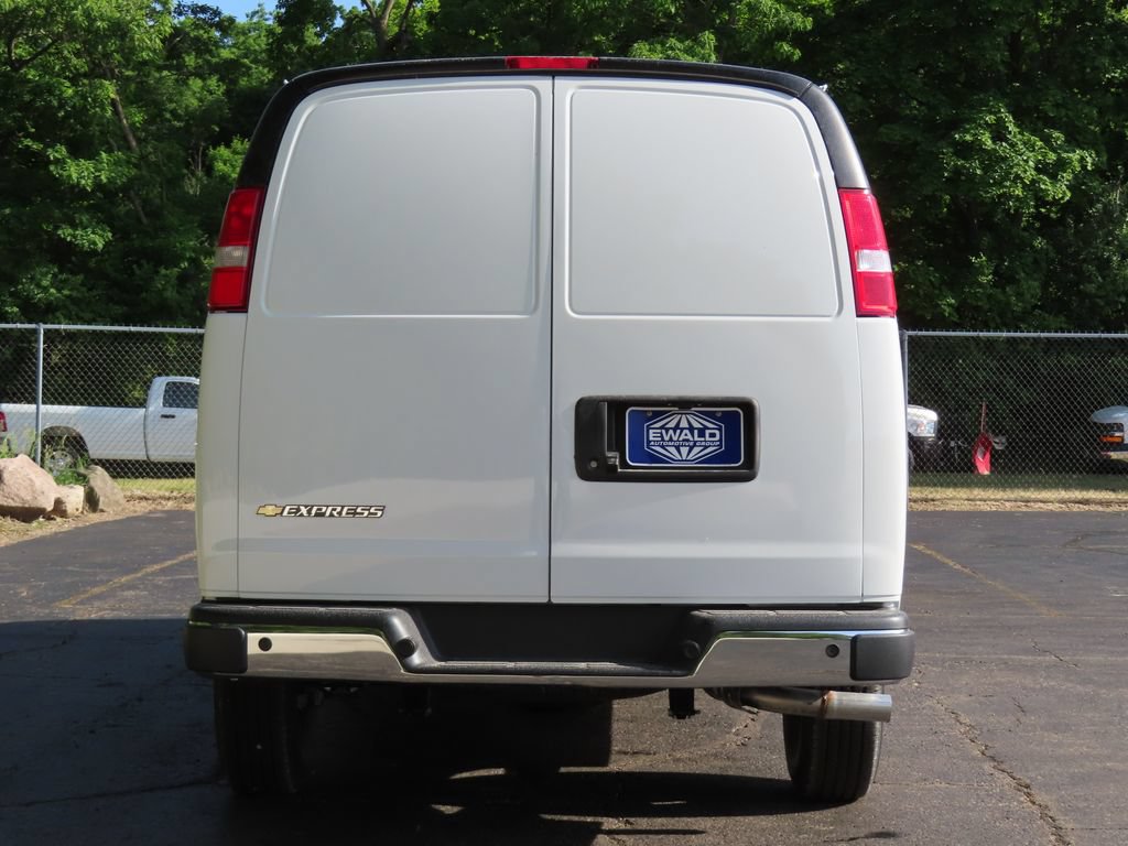 New 2026 Chevrolet Express 3500 Extended w/ Driver Convenience Package RWD image 16