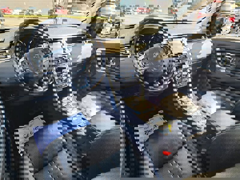 Used 2019 Land Rover Discovery Sport SE image 30