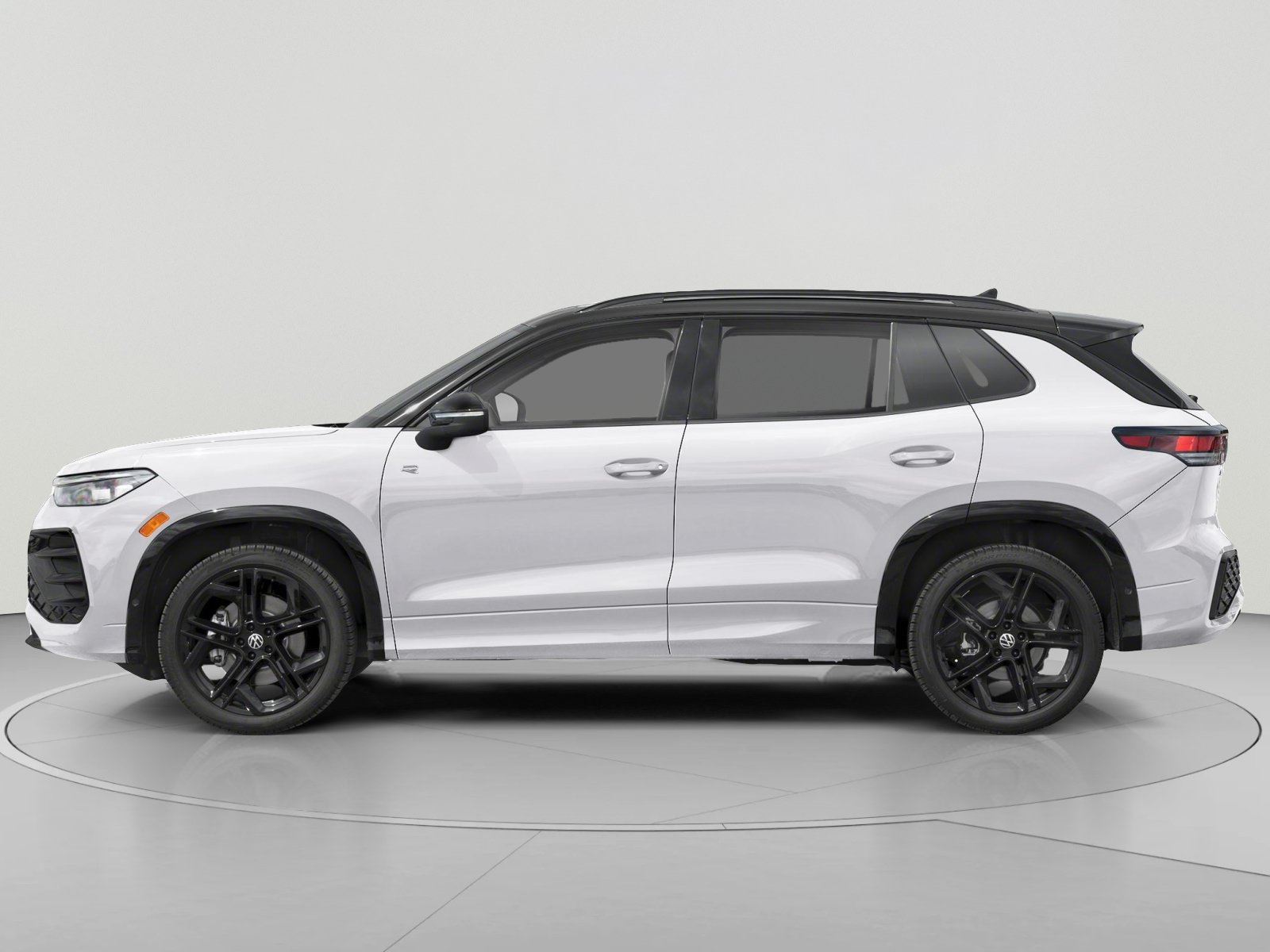 New 2026 Volkswagen Tiguan SE R-Line FWD image 3