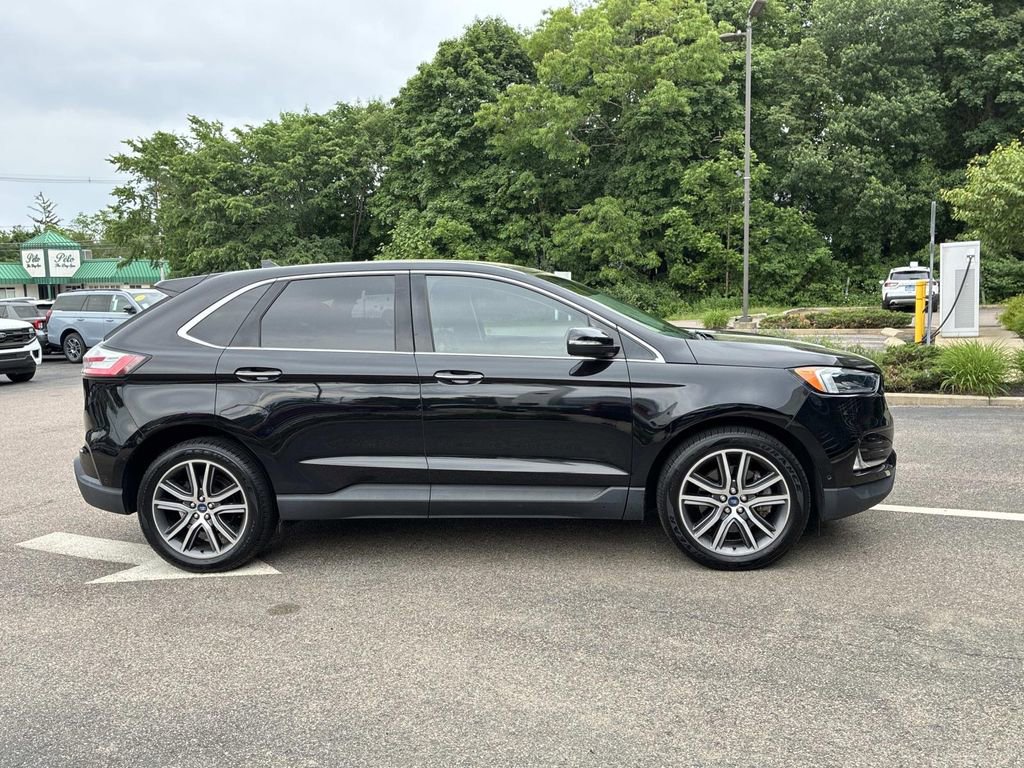 Used 2019 Ford Edge Titanium w/ Equipment Group 301A AWD/4WD image 8