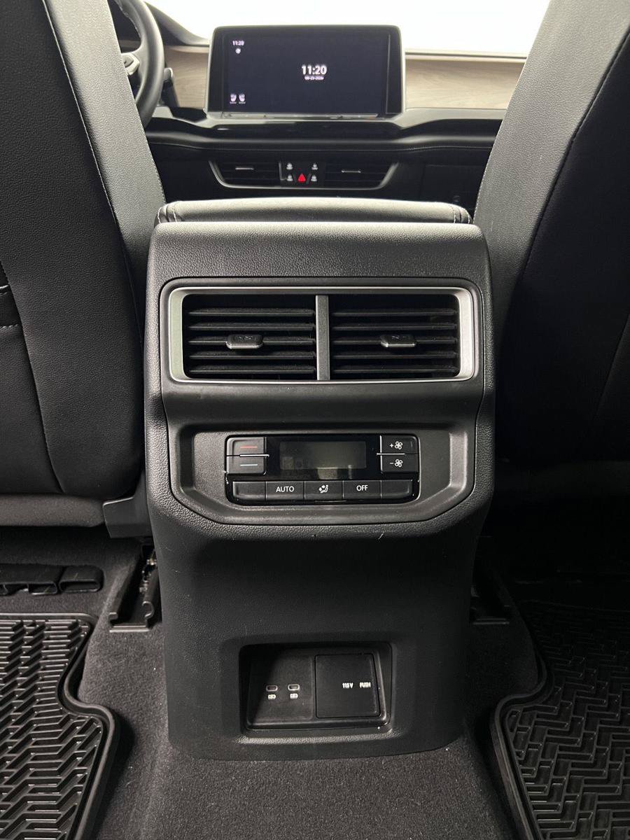 Used 2024 Volkswagen Atlas SE FWD image 19