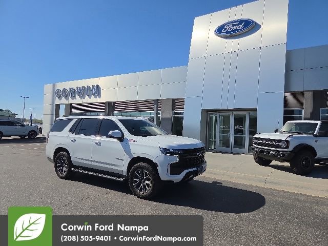 Used 2023 Chevrolet Tahoe Z71 w/ Luxury Package AWD/4WD image 3