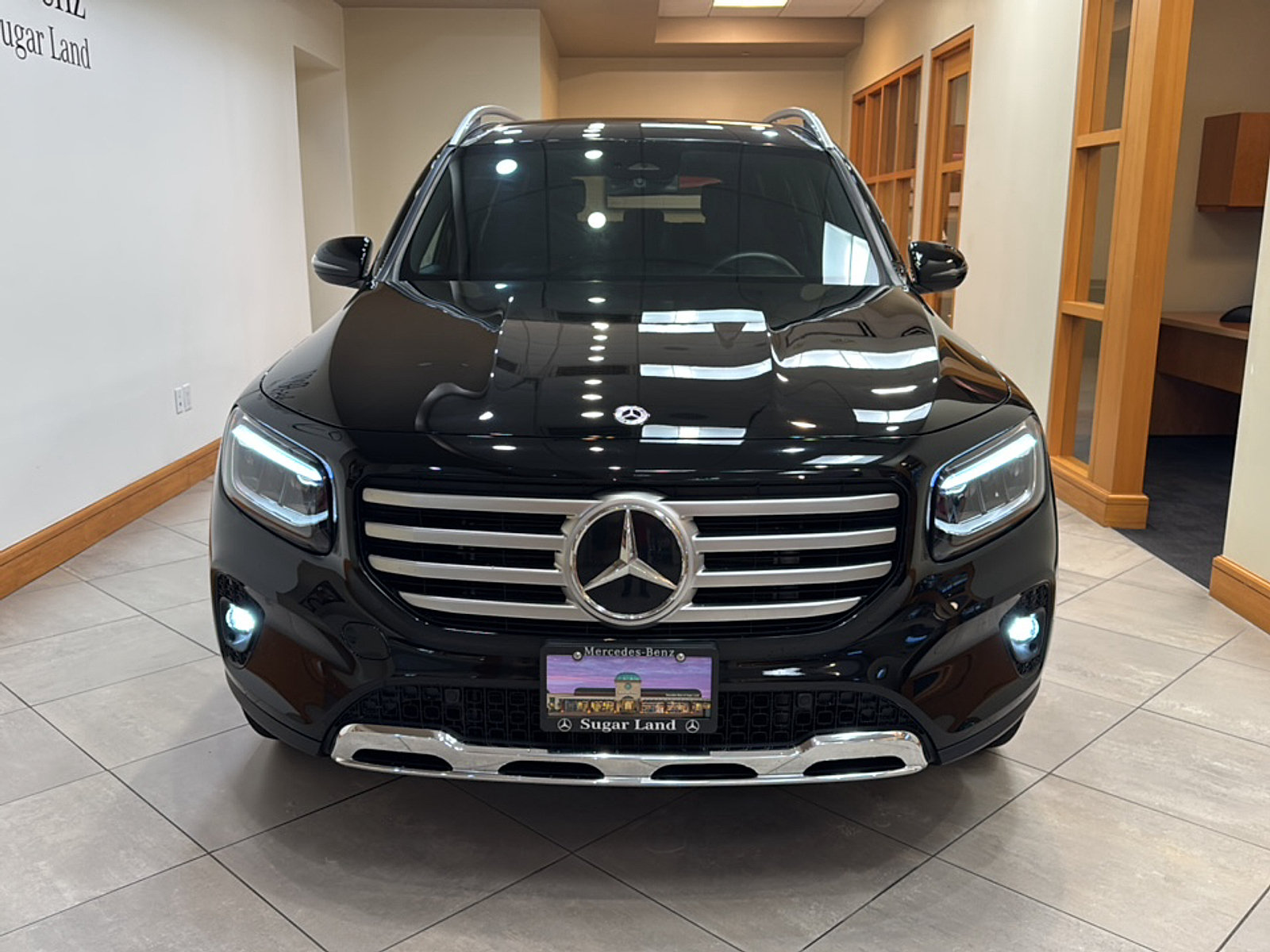 Certified 2025 Mercedes-Benz GLB 250 image 3