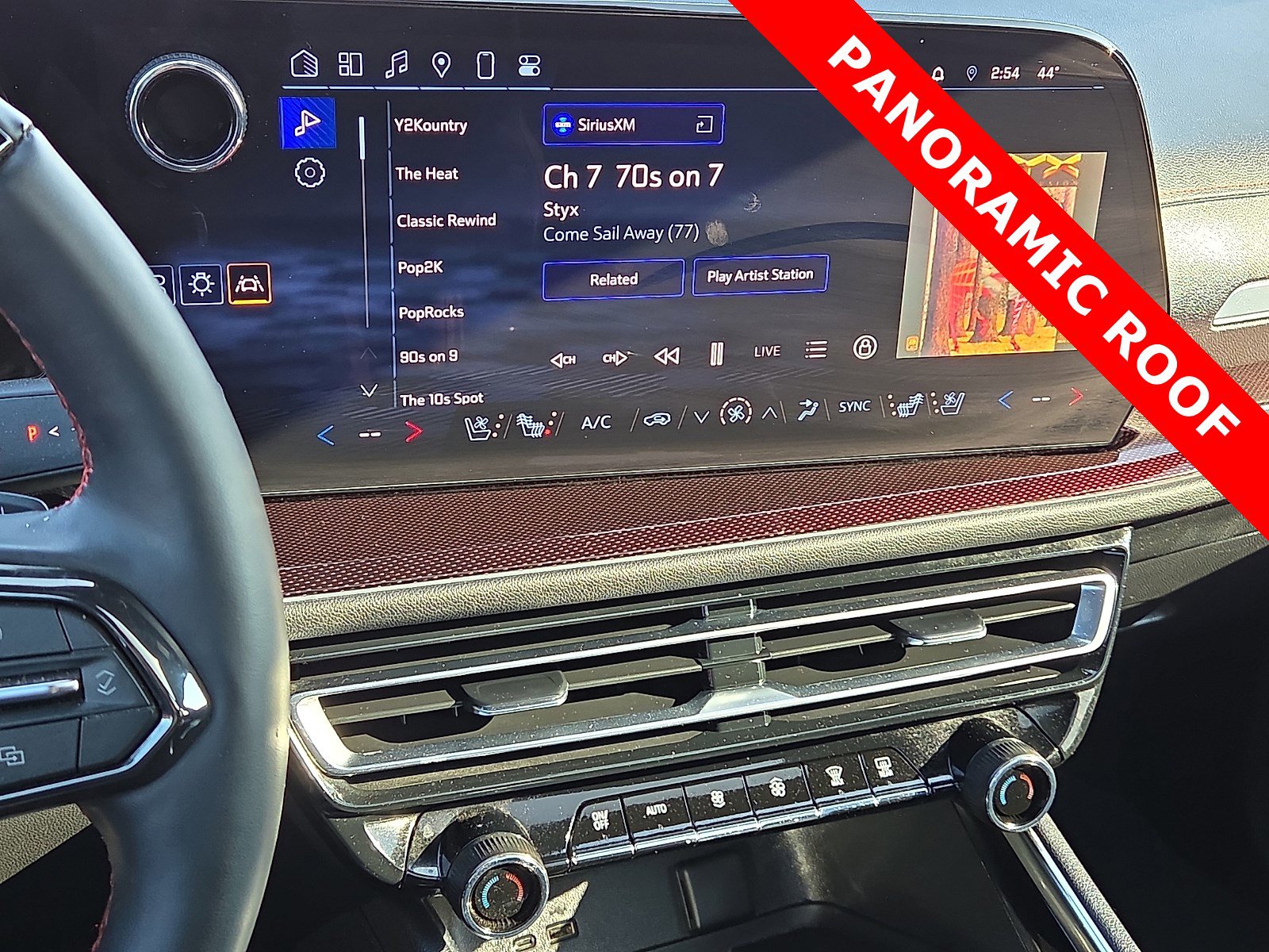 Used 2024 Chevrolet Traverse RS image 18