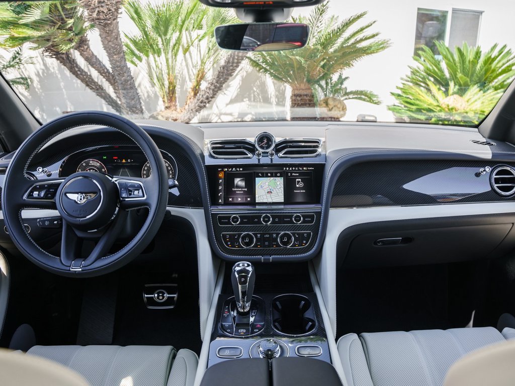 Used 2025 Bentley Bentayga Extended Wheelbase AWD/4WD image 4