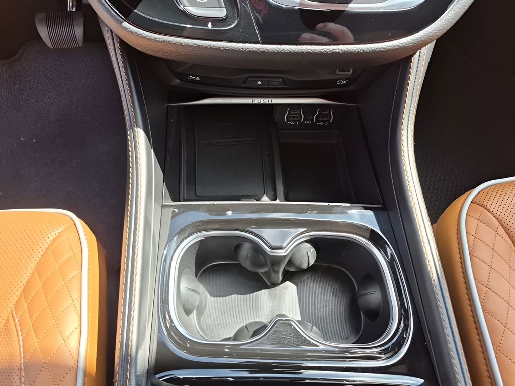 Used 2023 Chrysler Pacifica Pinnacle image 41