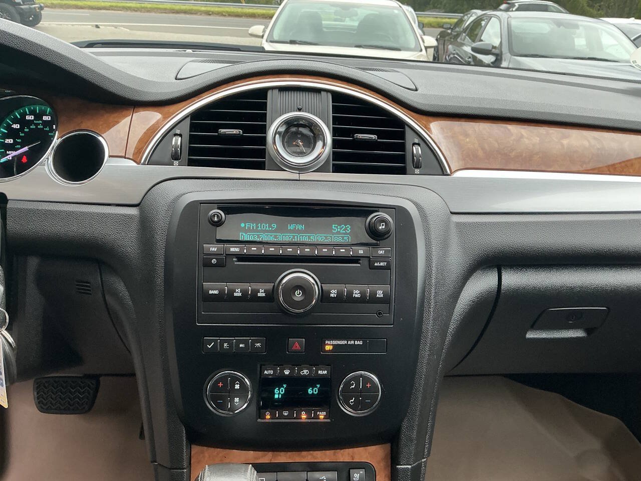 Used 2010 Buick Enclave CXL AWD/4WD image 21
