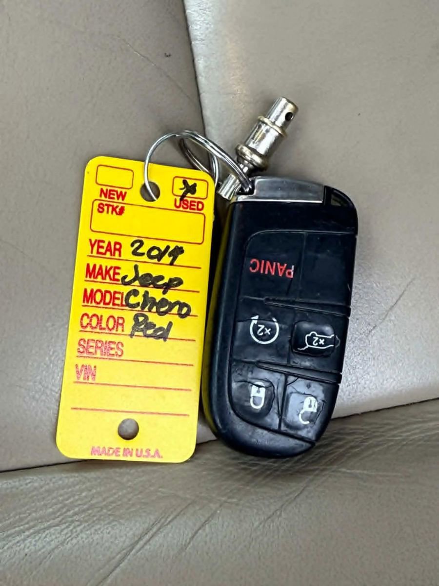 Used 2014 Jeep Grand Cherokee Limited AWD/4WD image 17