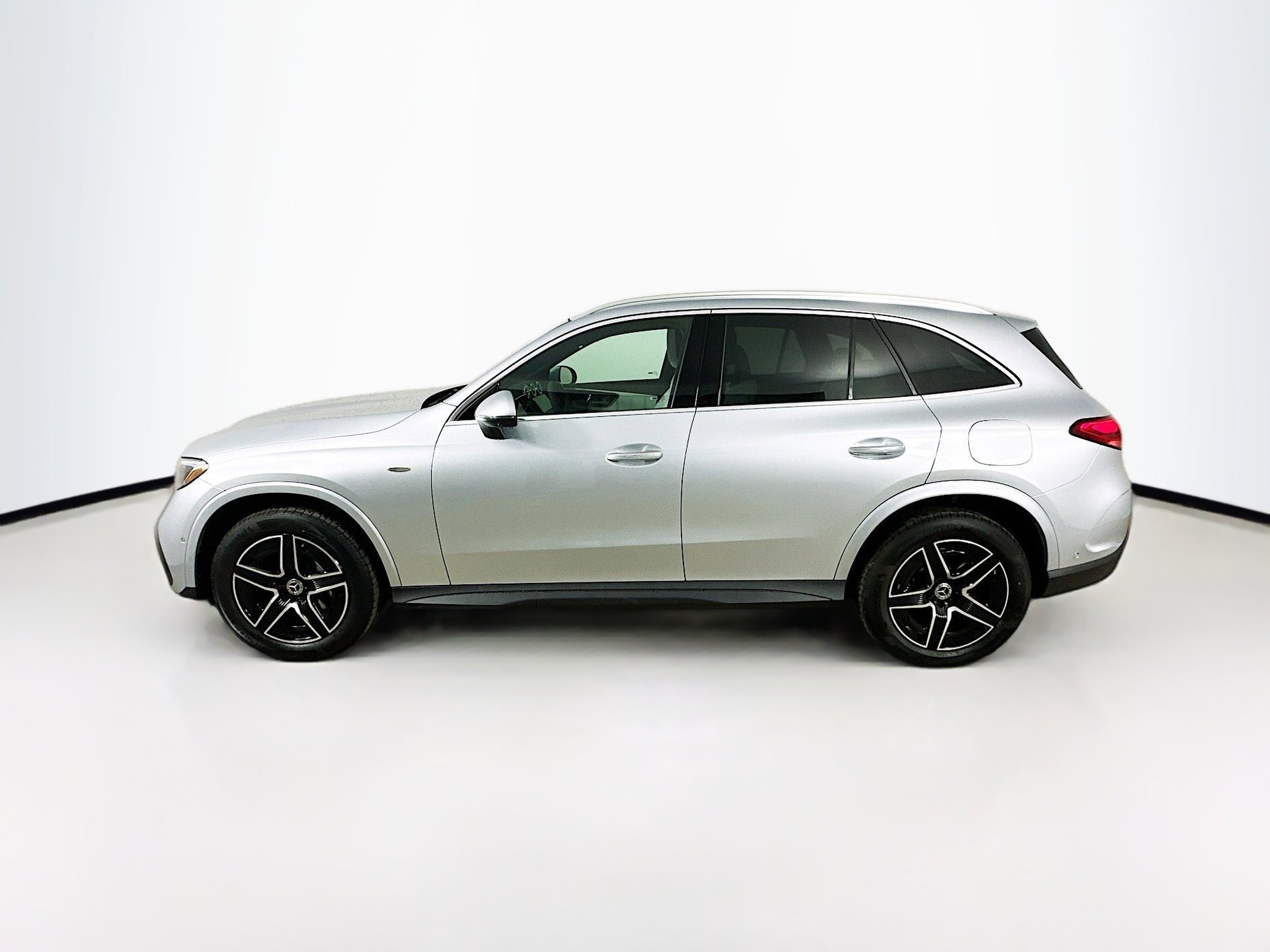 Certified 2025 Mercedes-Benz GLC 350e 4MATIC image 4