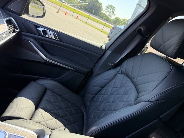 Used 2024 BMW X5 xDrive40i w/ Executive Package AWD/4WD image 30