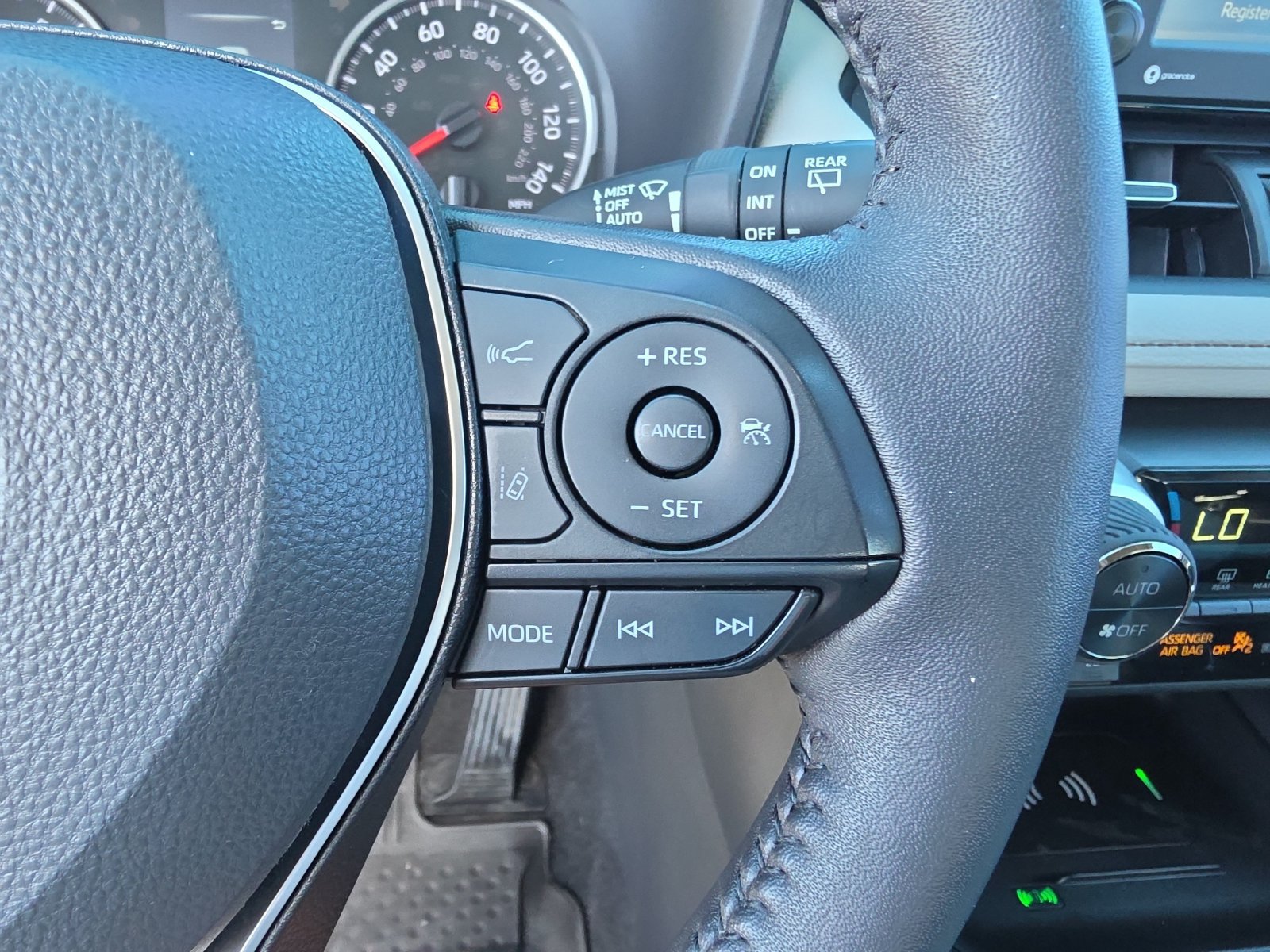 Used 2022 Toyota RAV4 XLE Premium AWD/4WD image 24