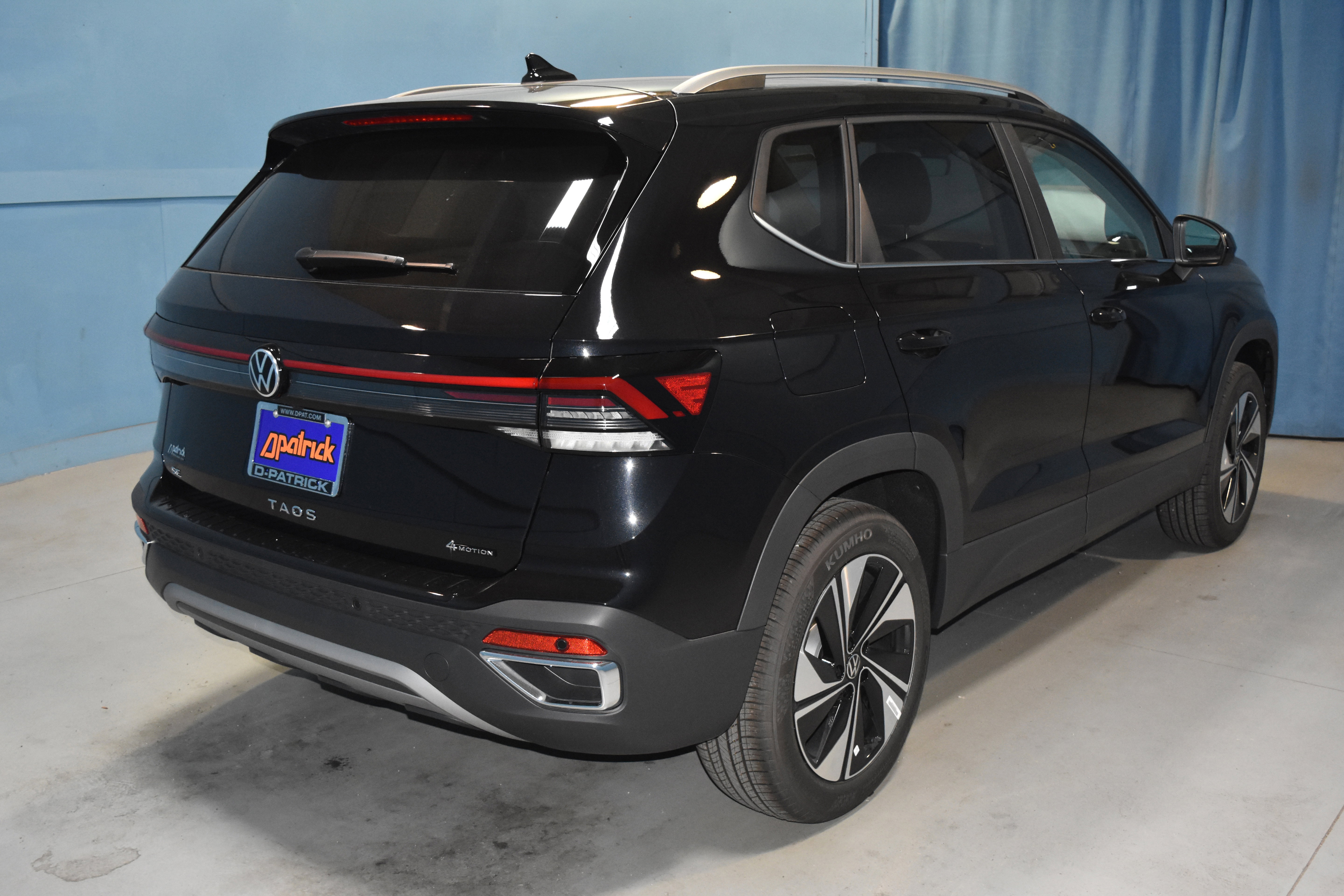 New 2025 Volkswagen Taos SE image 21