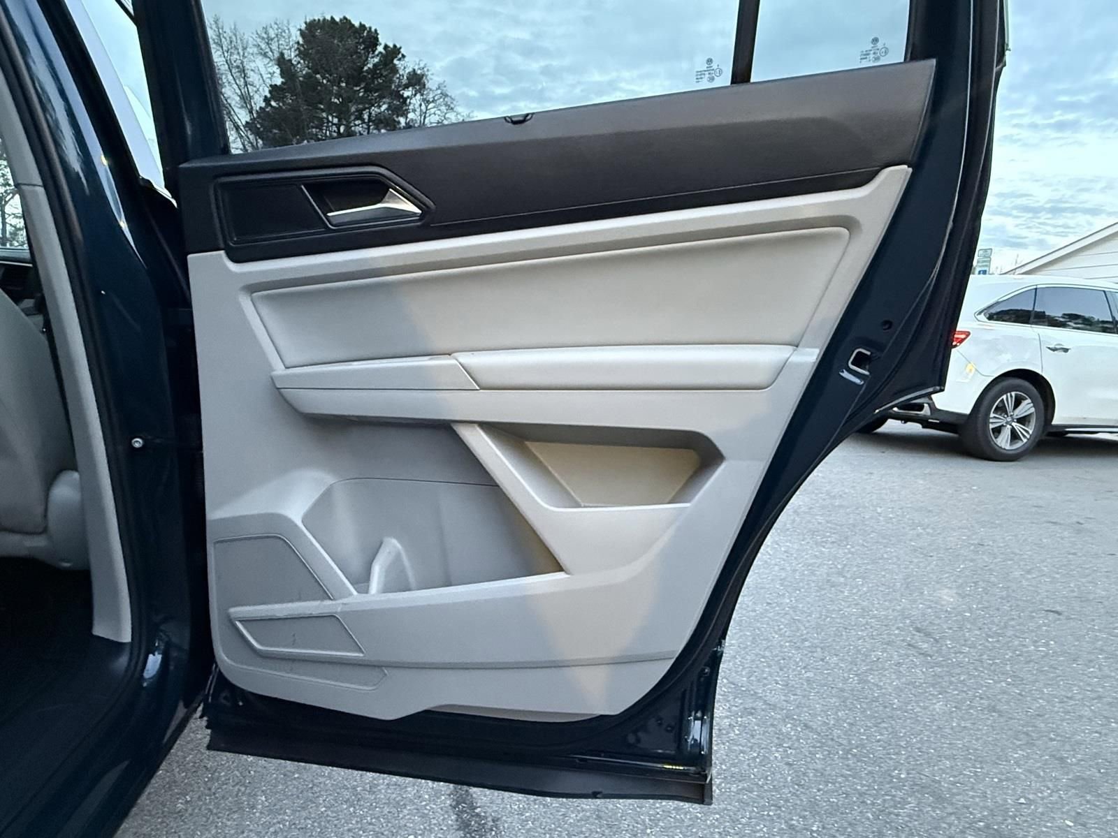 Used 2021 Volkswagen Atlas SE image 22