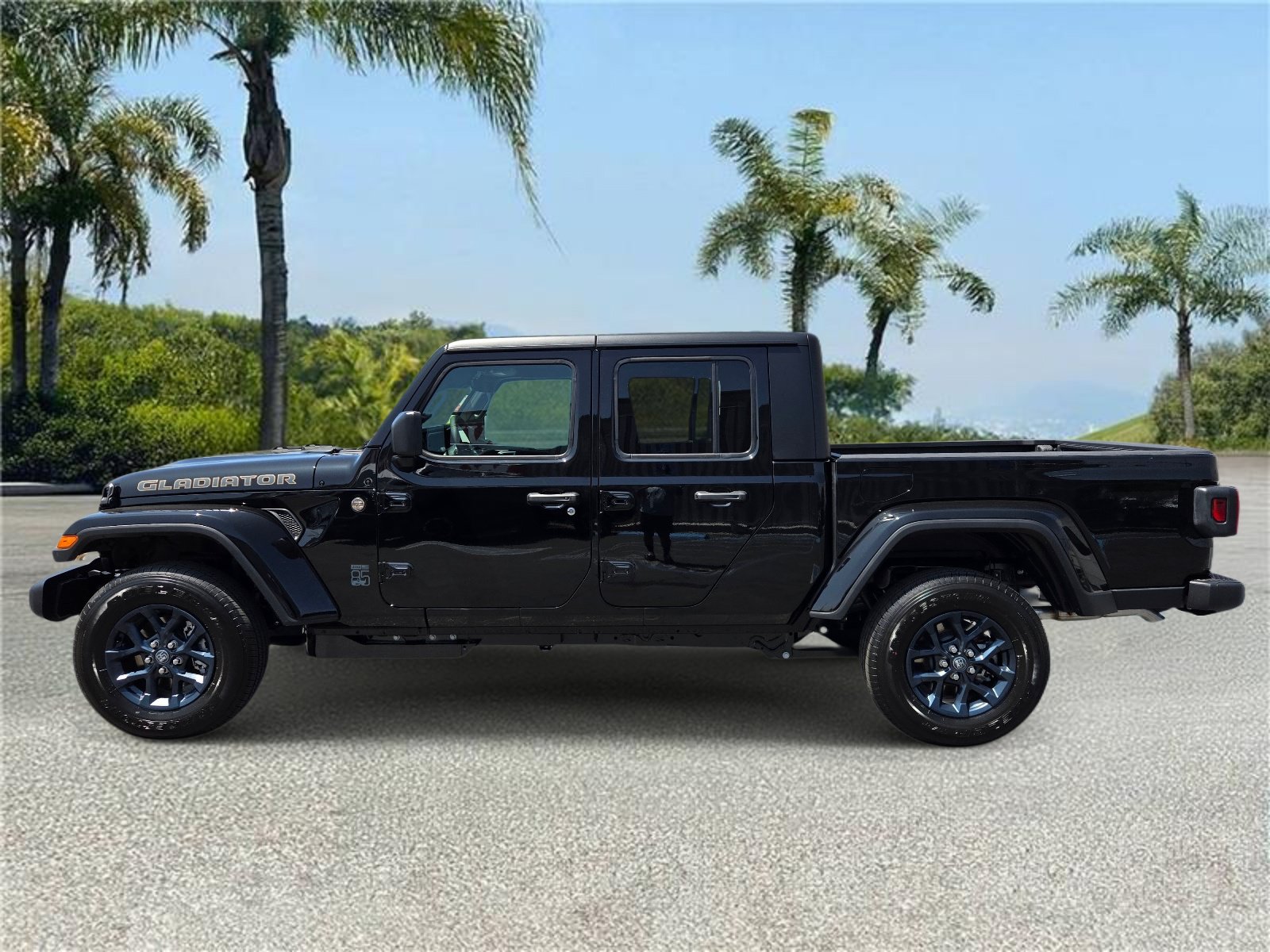New 2026 Jeep Gladiator Sport AWD/4WD image 2