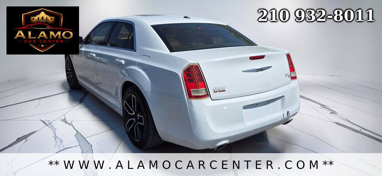 Used 2013 Chrysler 300 S RWD image 3