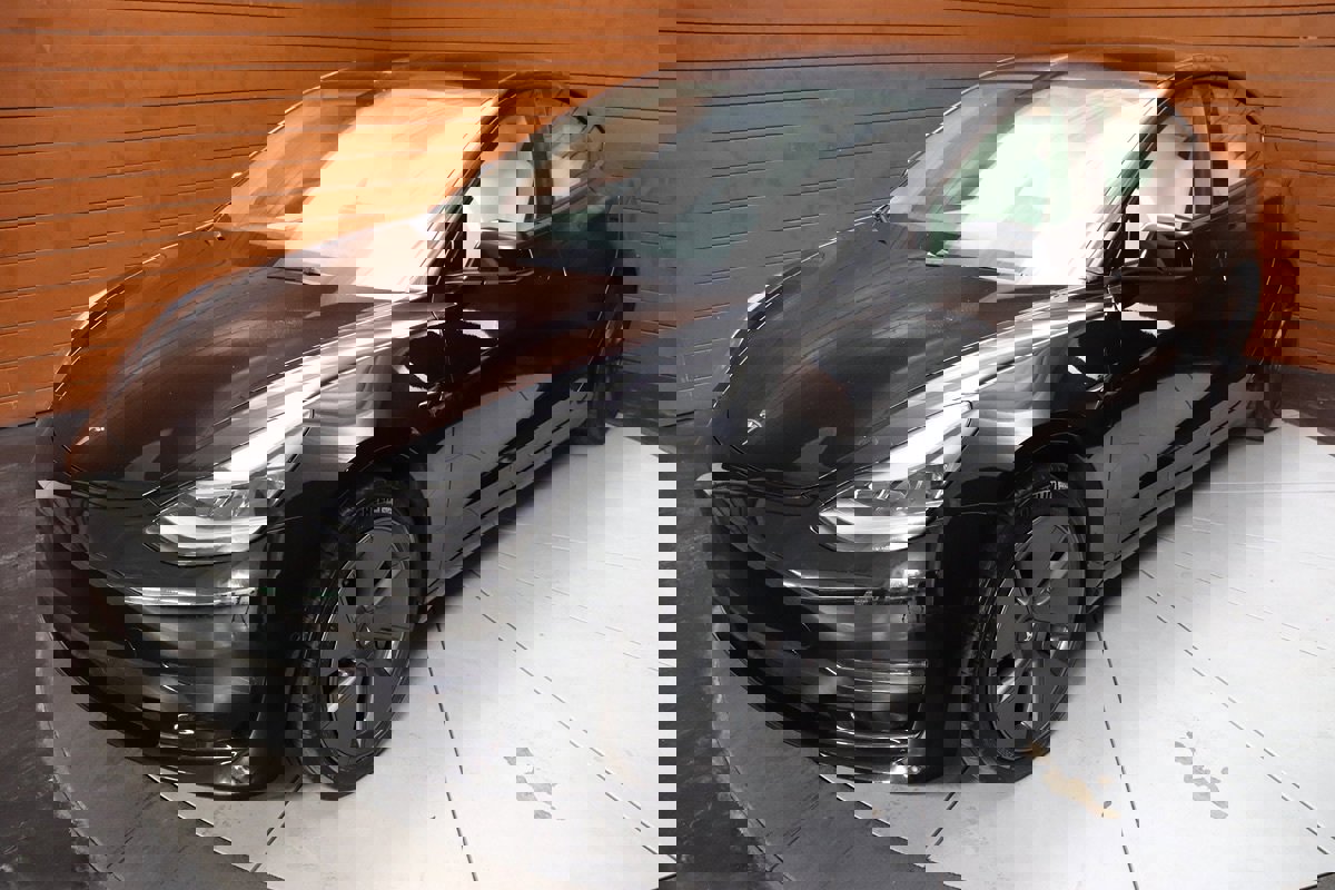 Used 2023 Tesla Model 3 Standard Range image 80