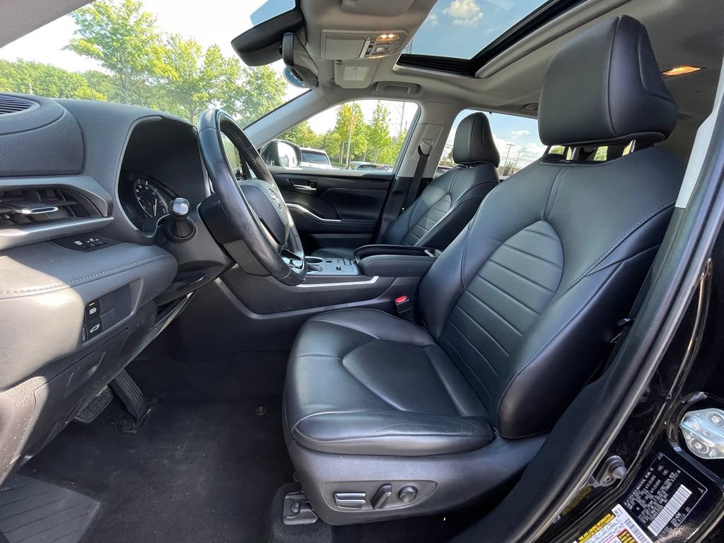 Used 2020 Toyota Highlander XLE FWD image 26