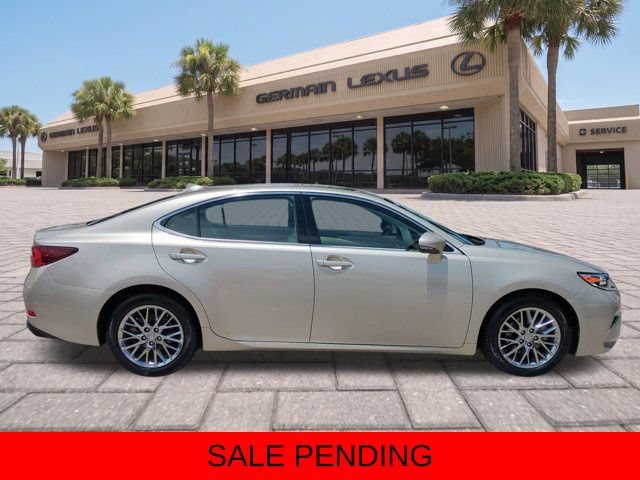 Used 2018 Lexus ES 350 w/ Luxury Package w/Wood Trim FWD image 3