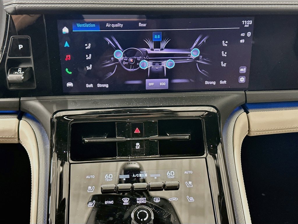 Certified 2024 Porsche Panamera 4 AWD/4WD image 17