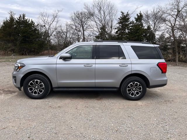 Used 2024 Ford Expedition XLT image 4