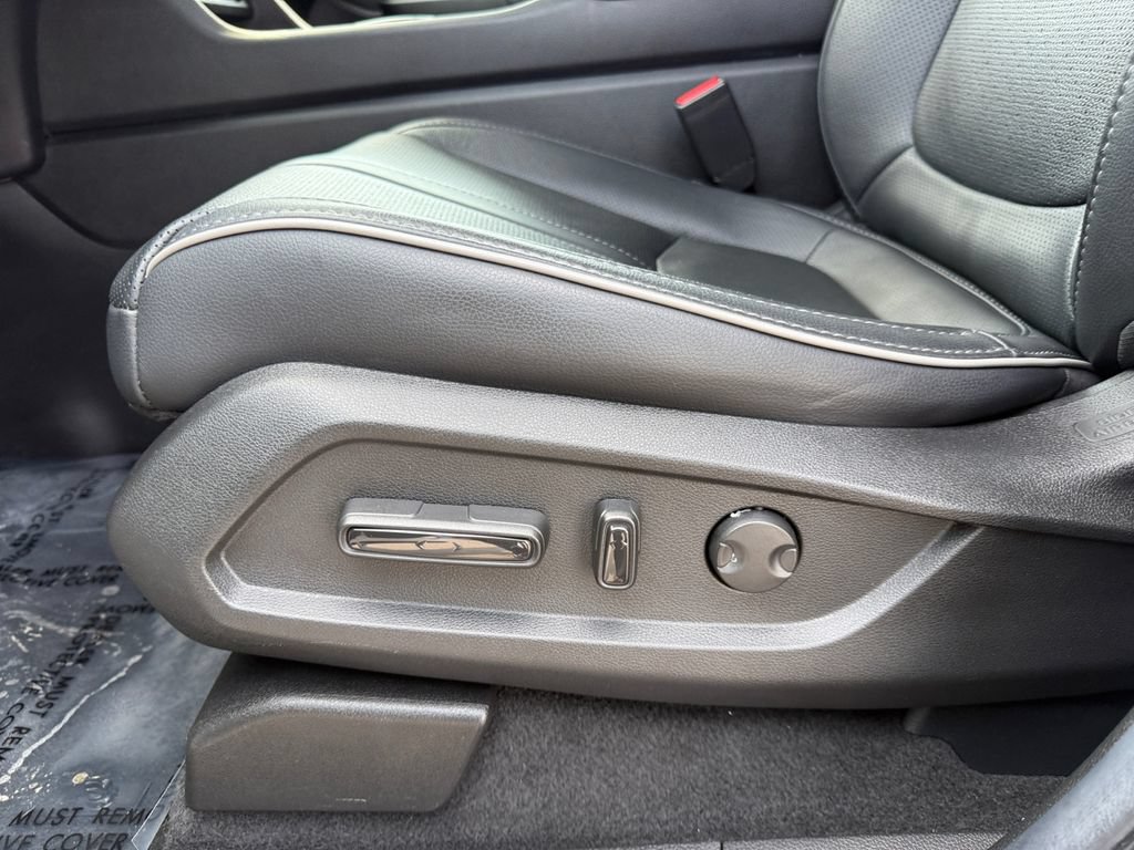 Used 2025 Honda Pilot Elite image 10