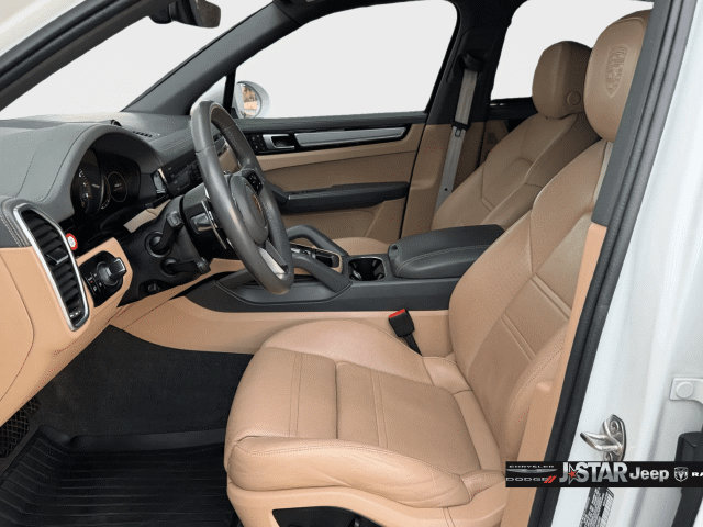 Used 2023 Porsche Cayenne Platinum Edition AWD/4WD image 10