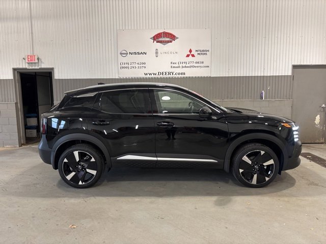 New 2025 Nissan Kicks SR image 2