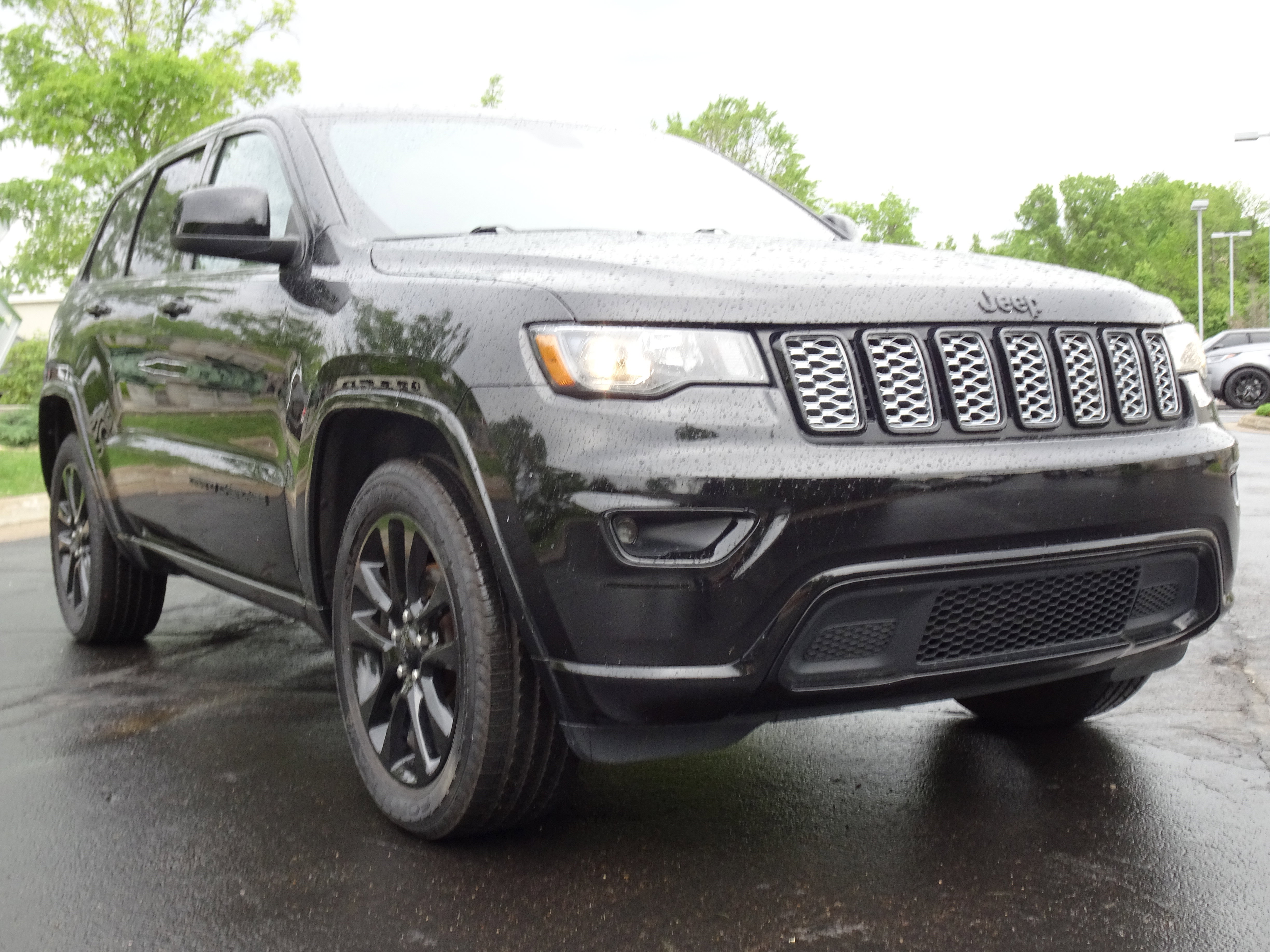 Used 2020 Jeep Grand Cherokee Altitude AWD/4WD image 15