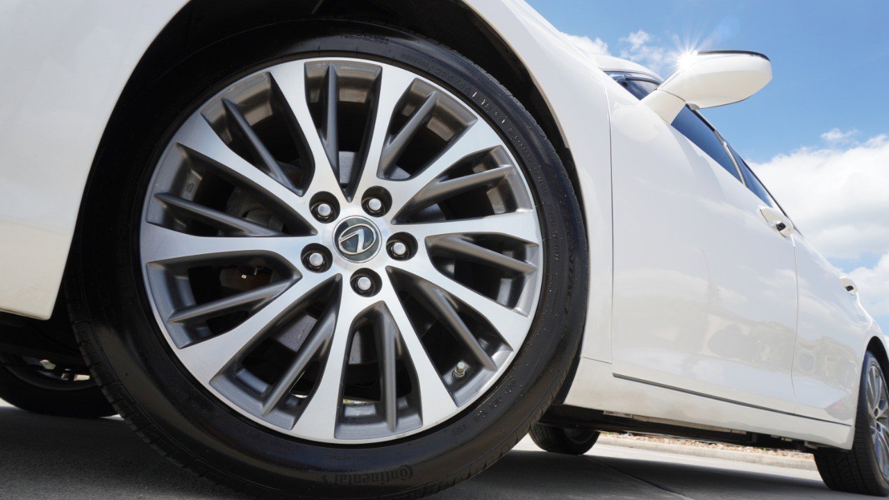 Used 2019 Lexus ES 350 w/ Premium Package image 11