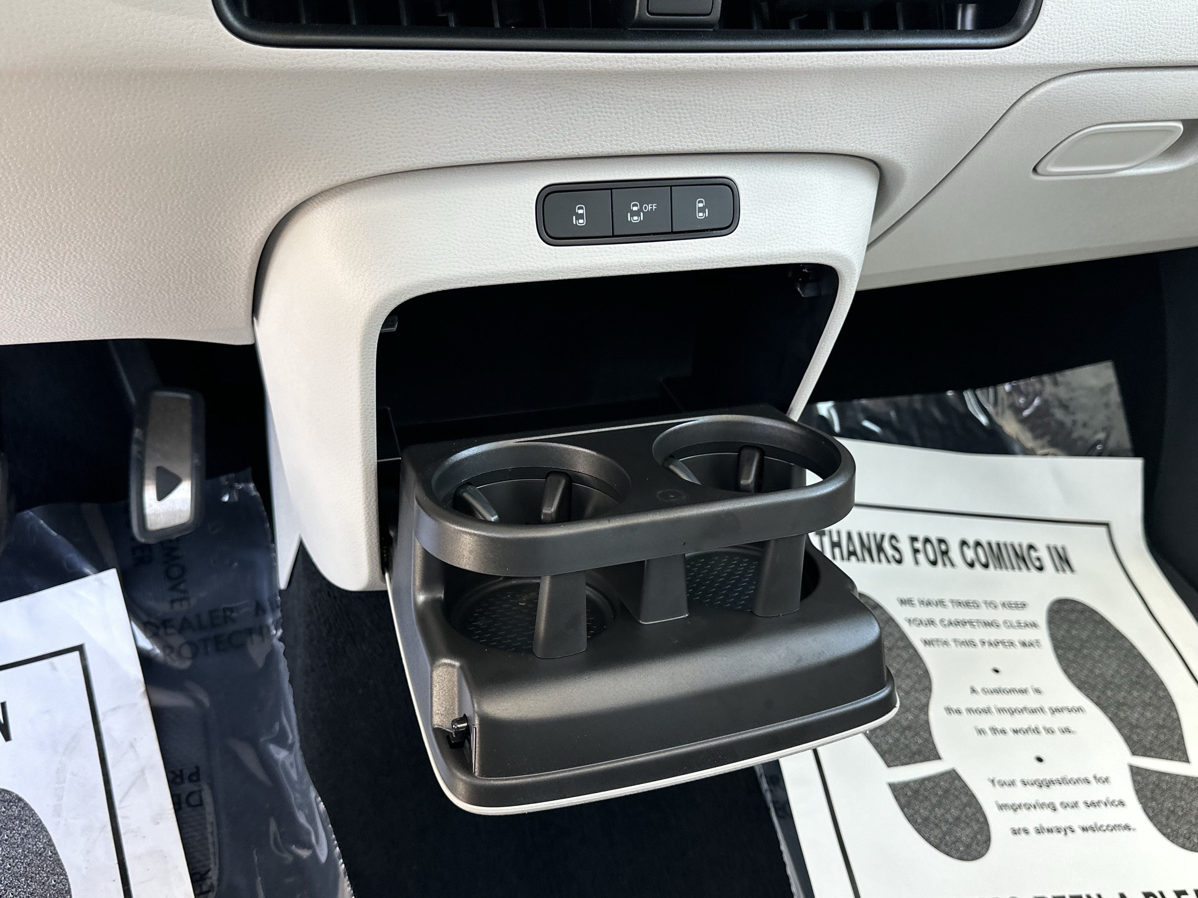 Certified 2025 Volkswagen ID. Buzz Pro S Plus w/ Cupholders Package RWD image 19