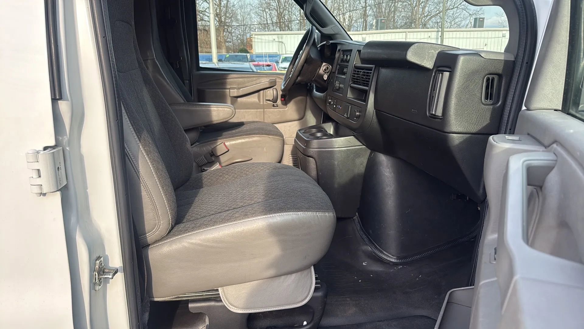 Used 2020 GMC Savana 2500 w/ Driver Convenience Package image 8