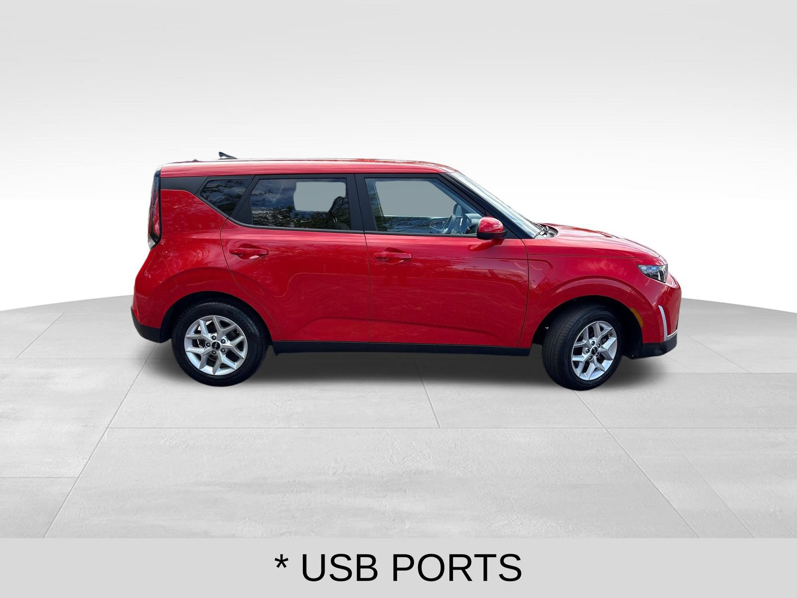 Used 2025 Kia Soul LX w/ LX Technology Package FWD image 6