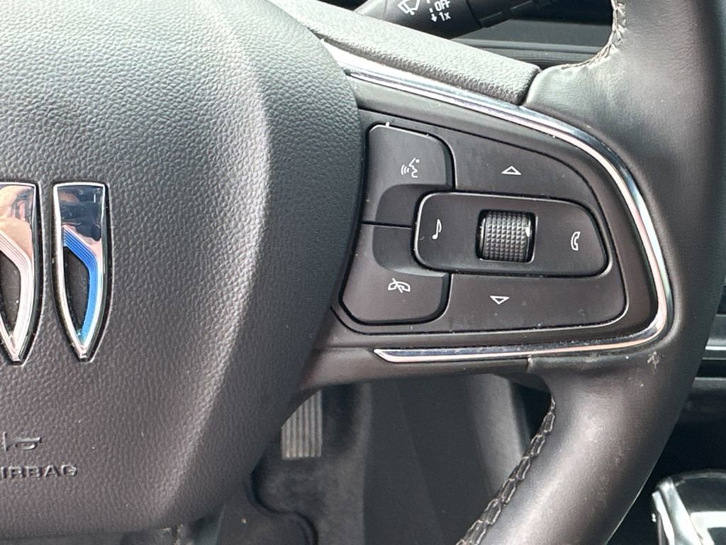 Used 2025 Buick Envista Sport Touring image 25