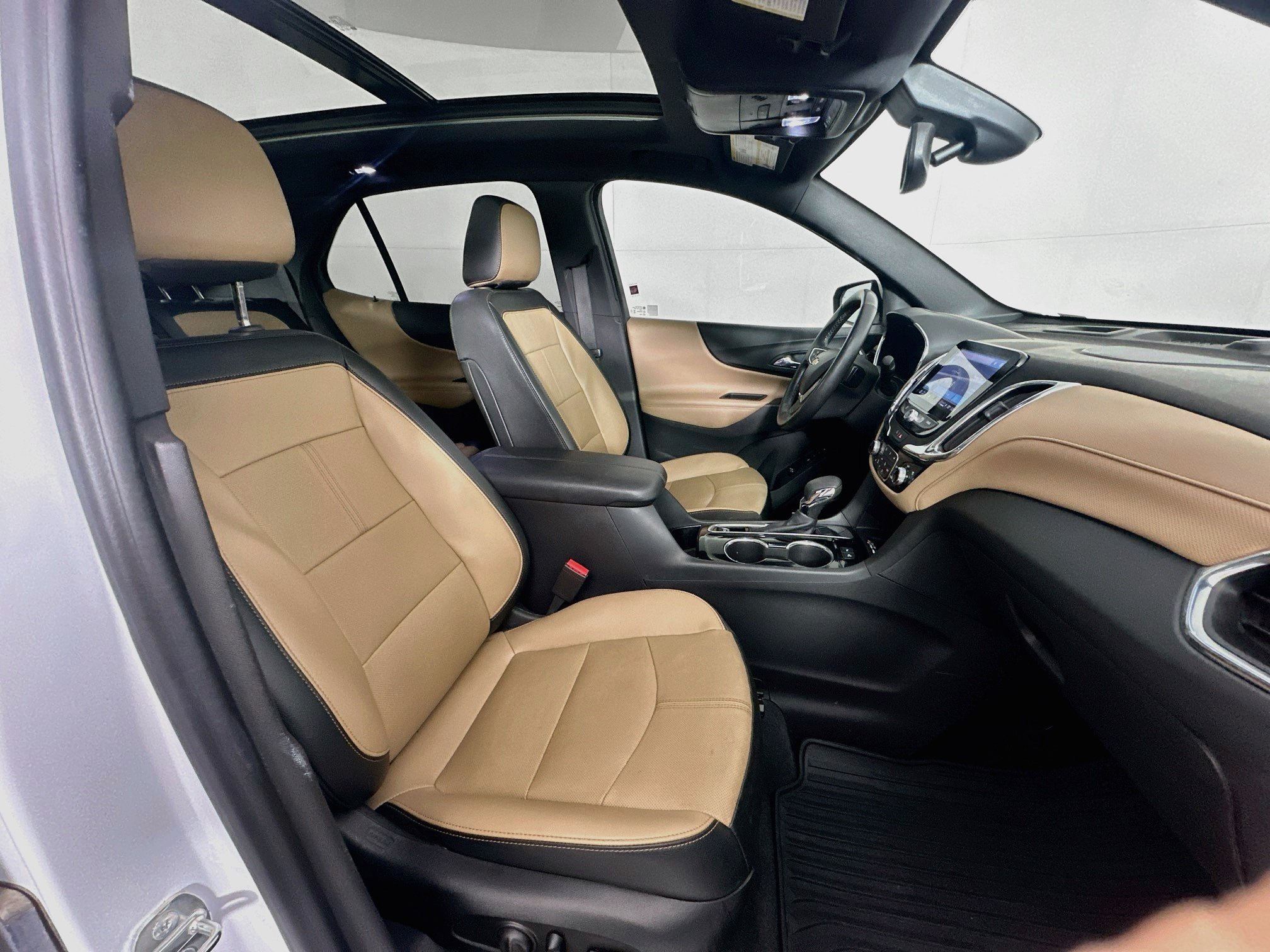 Used 2024 Chevrolet Equinox Premier FWD image 33